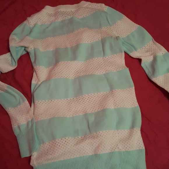 shirt - Picture 3 of 3